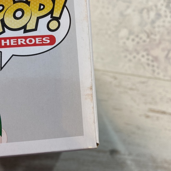 Funko Pop The Joker Tuxedo #109 Suicide Squad Exclusive Figure - Picture 8 of 10